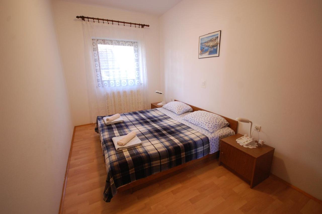 Apartments Snjezana By El-Pi Tours Njivice Buitenkant foto