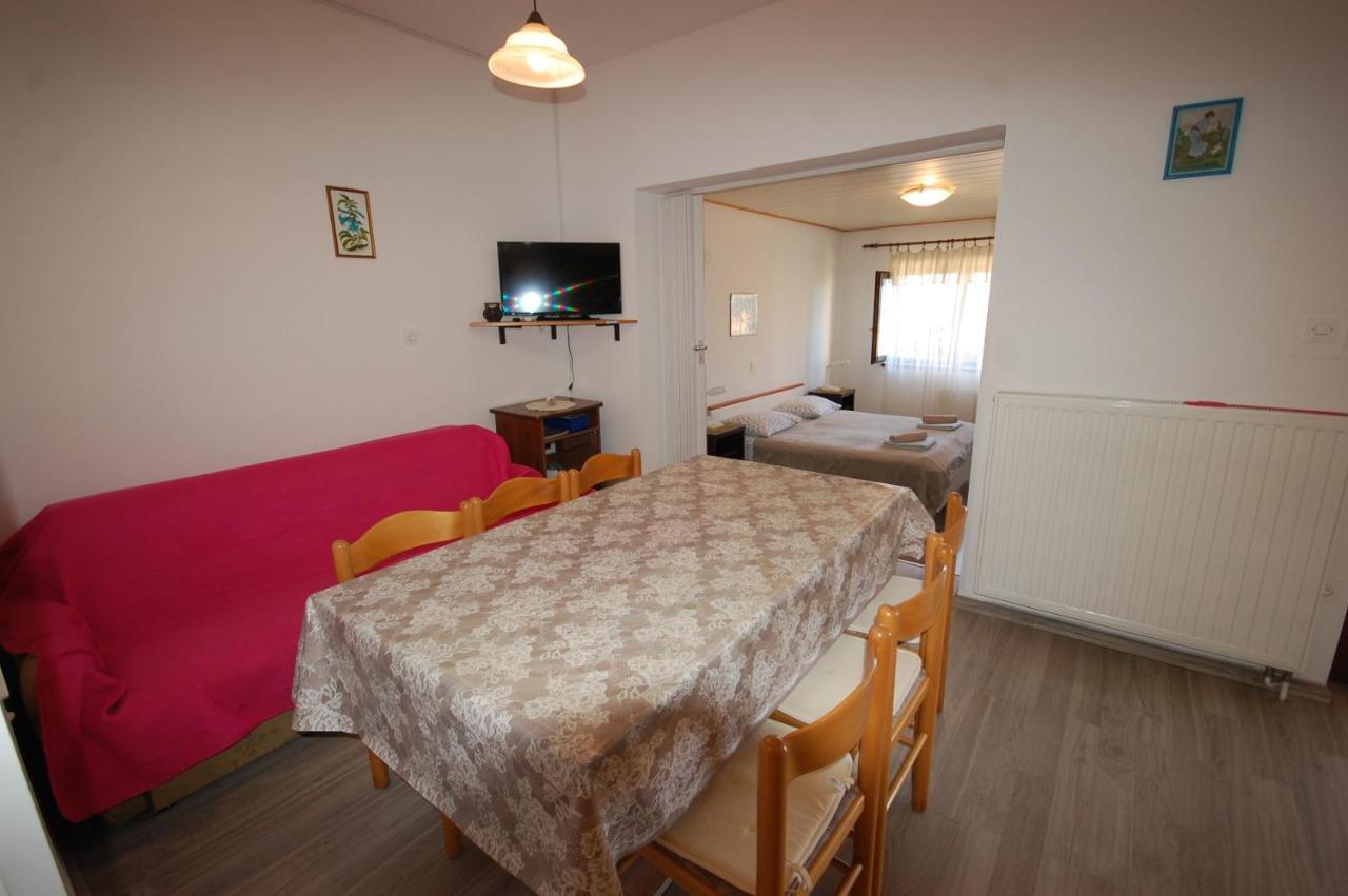 Apartments Snjezana By El-Pi Tours Njivice Buitenkant foto