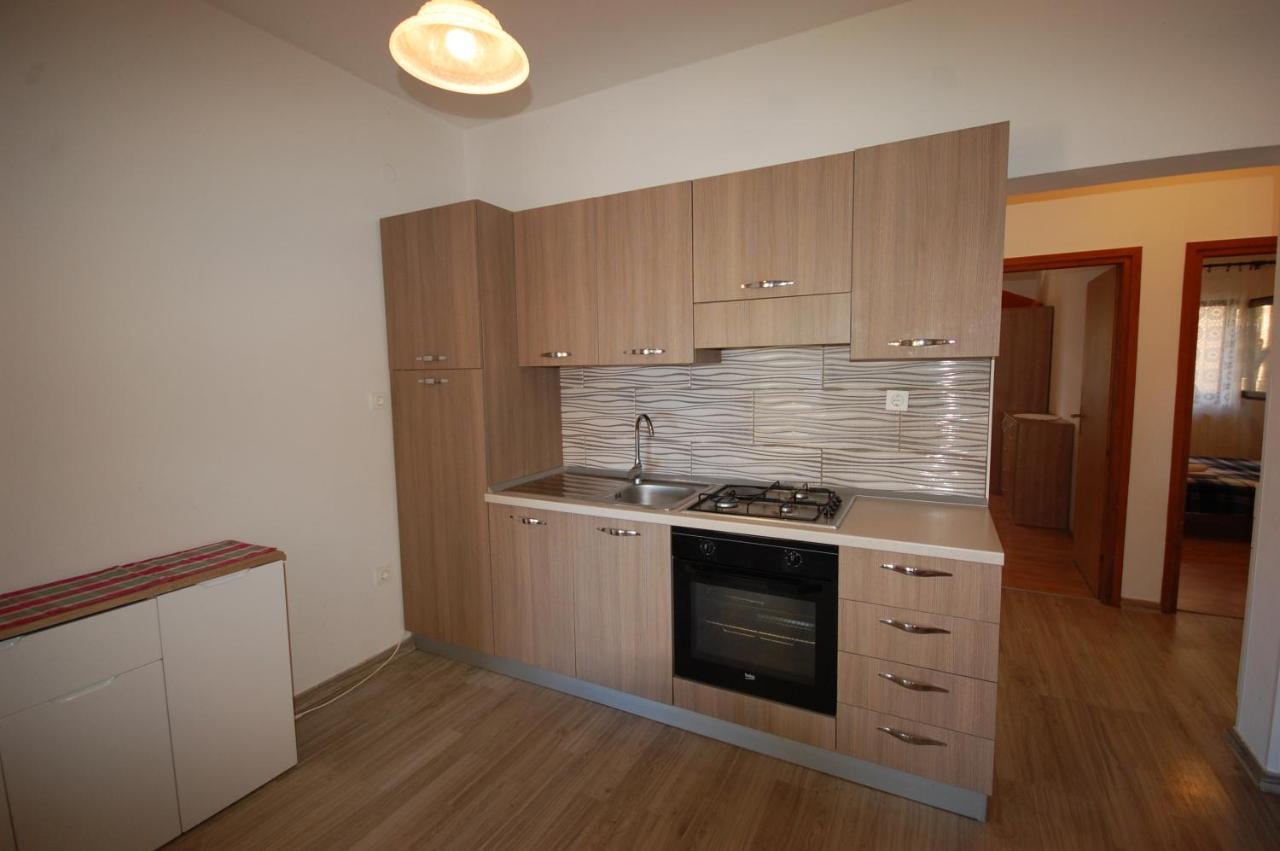 Apartments Snjezana By El-Pi Tours Njivice Buitenkant foto